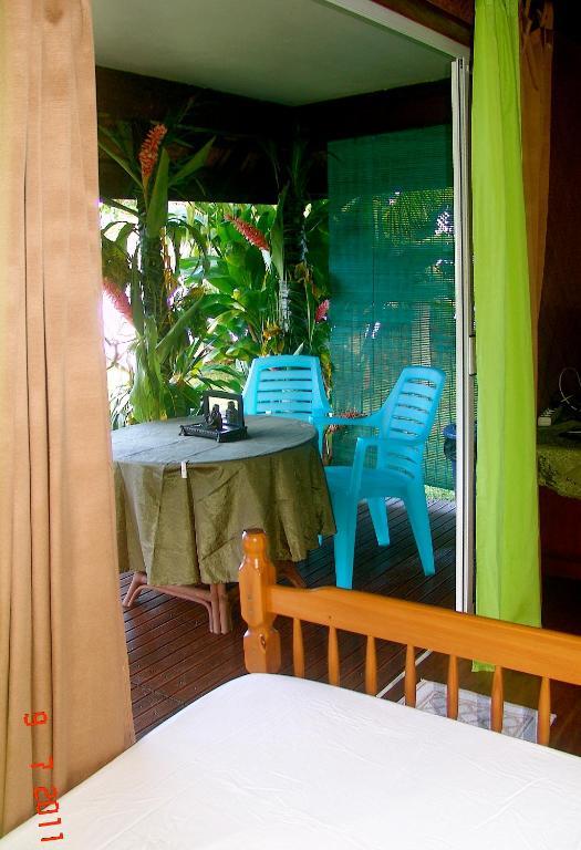 Tauhanihani Village Lodge La Vague Bleue Teahupoo Szoba fotó